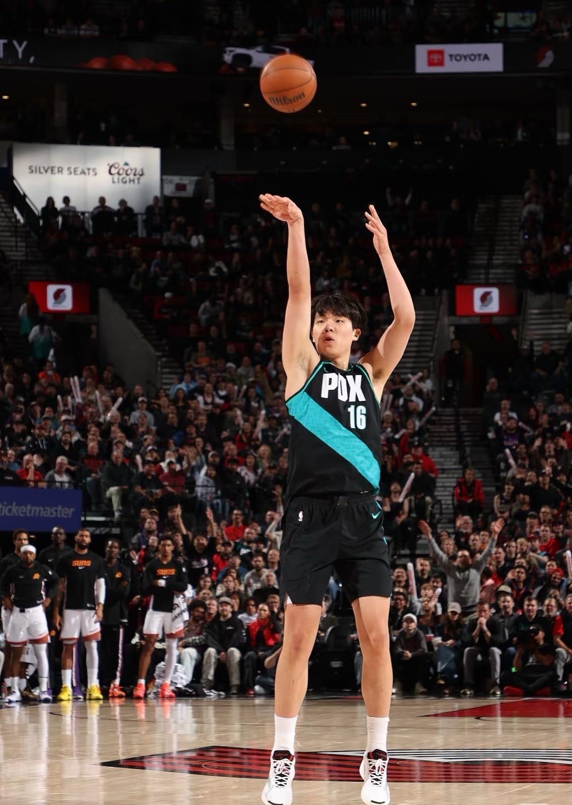 这是中国球员NBA得分榜，小杨今天已经超越周琦了！1.姚明——9247分2.