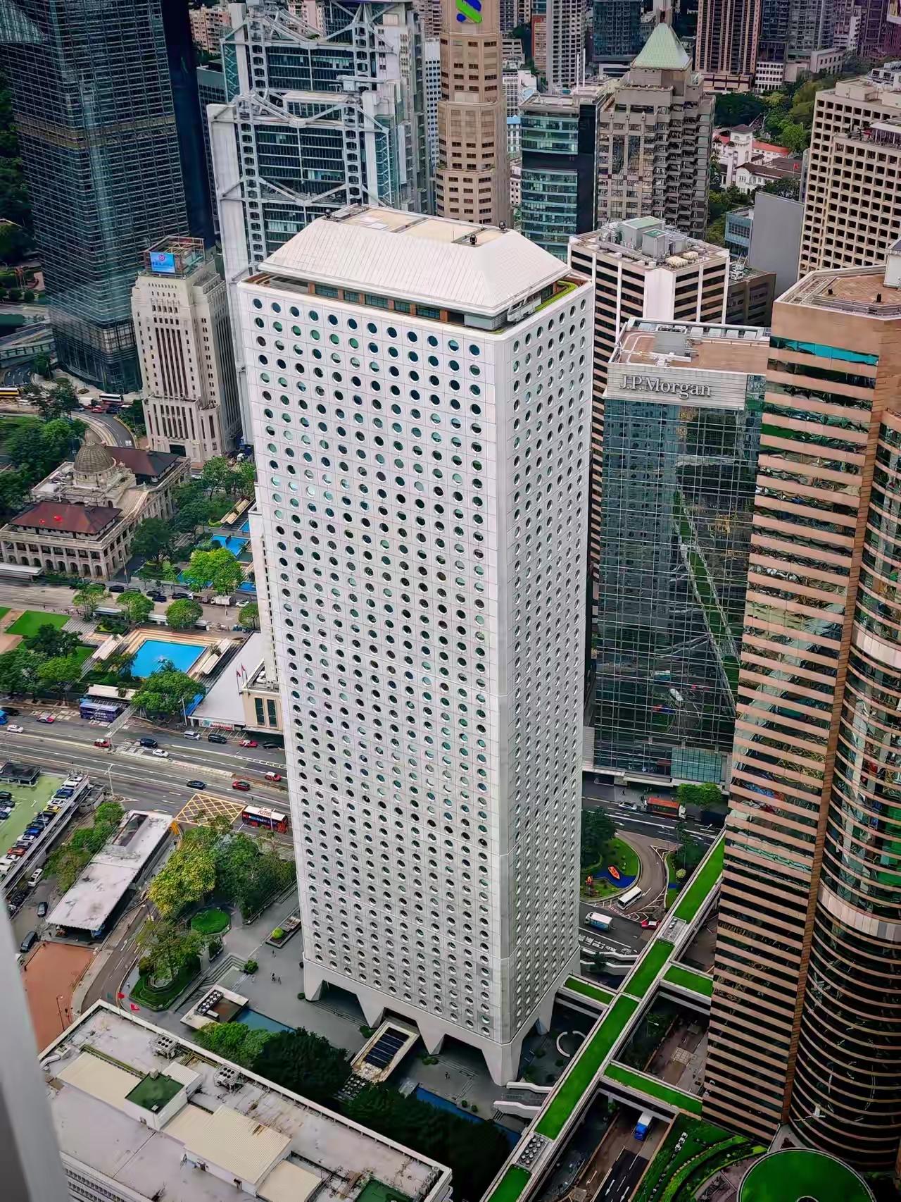 我说这幢圆形窗户的楼95%的人都不知道是在哪里？而且这幢楼建好了到今年已经53年