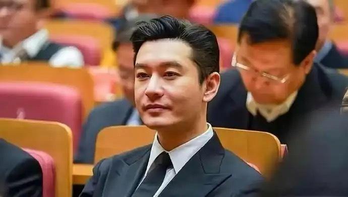 黄晓明公司的旗下艺人没一个红的