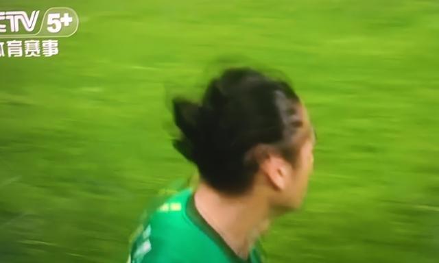 成都蓉城2-1绝杀国安，韦世豪这表现真的没话说。回工体一点不手软，最后时