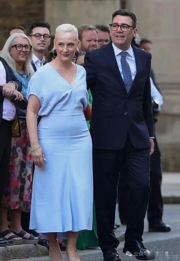 英国新首相伯纳姆，奸臣已经自己跳出来了！据路透社消息：7月20日中午，安迪·伯纳
