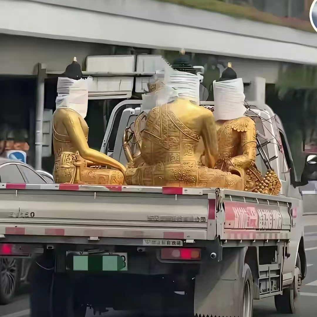 运输的时候，为何非要蒙着眼吗？个人愚见是:民俗禁忌、恭敬之心——传统认为菩萨