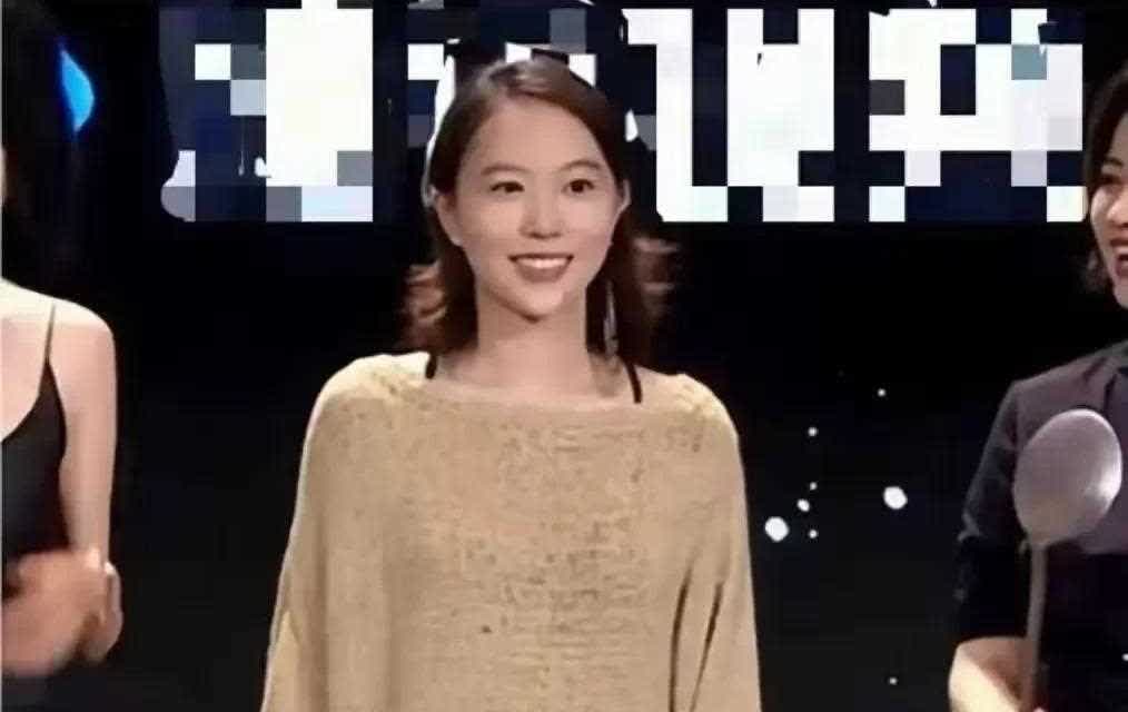 窦靖童洗掉“虾线”似“整容”，美如仙女，天后基因彻底觉醒！