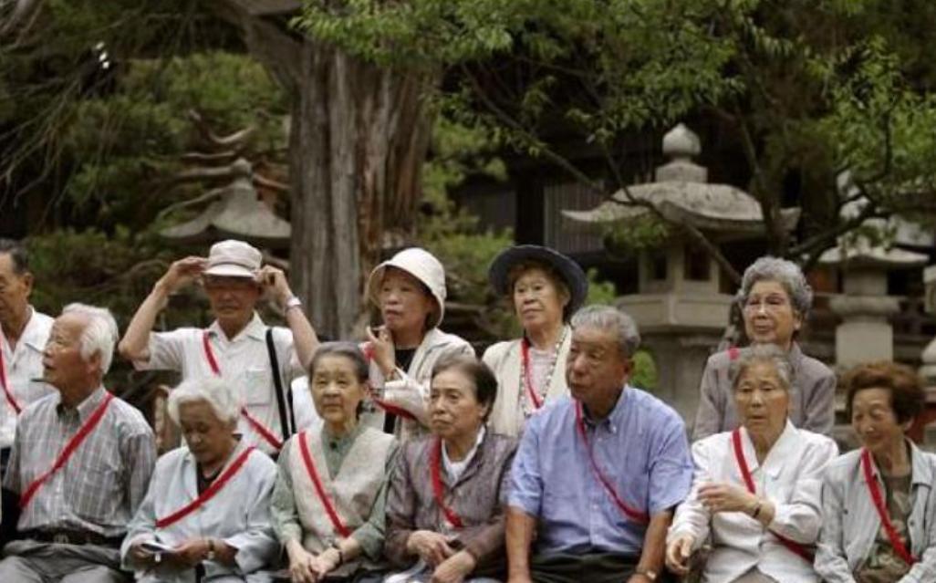 日本为何频繁更换首相和内阁，但国家却从来不乱？因为说白了，日本背后有真正的世家大