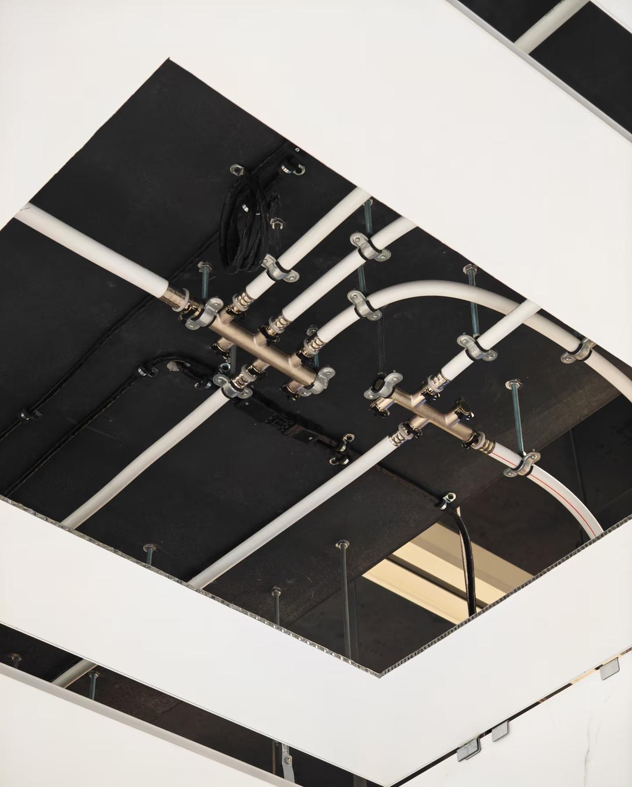 新的装修材料“给水管”这种饮用水管优点是，无需热熔、即插即用，安装简单，而且材