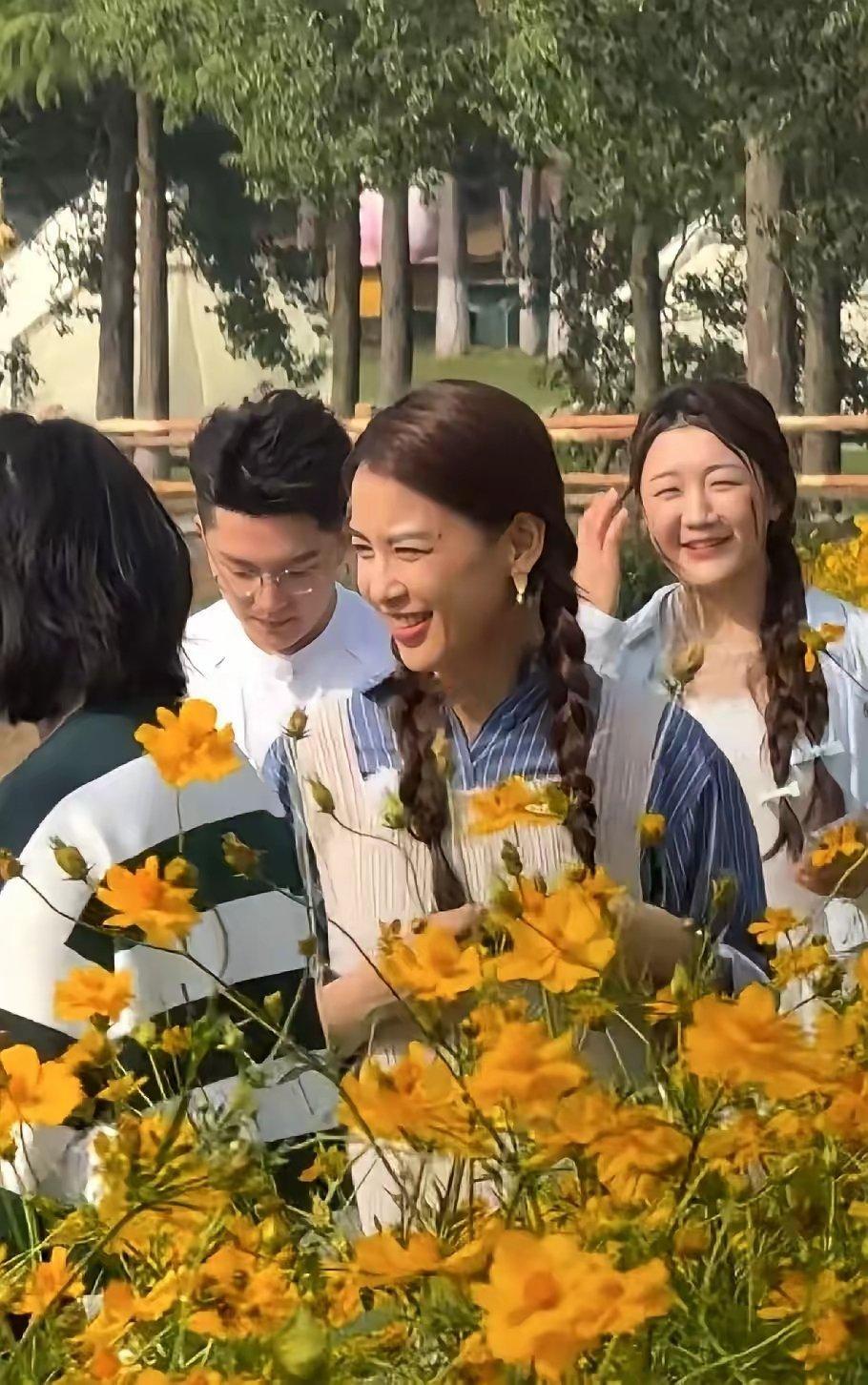 明星和运动员还是有差啊！陈梦在真人秀时，几乎被所有女明星都压了一头。​旁边的蒋梦