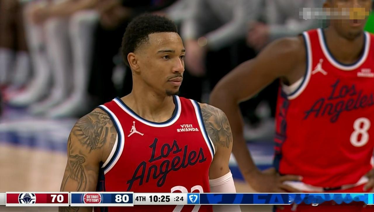 快船小将乔丹-米勒真是神鬼难测！在今天快船客场以98：92战胜活塞的比赛中，米勒