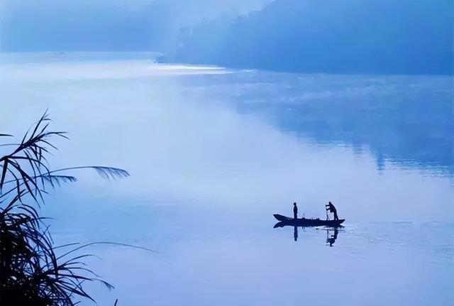 觉醒后，做自己的事情，不用在乎任何人的说法！你若在乎，一千个人有一千种