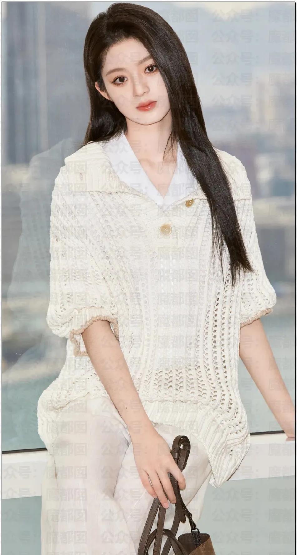 一觉醒来黄杨钿甜懵了天价耳环竟是定制款。她父亲连夜晒出合同，写着去年底找深圳工