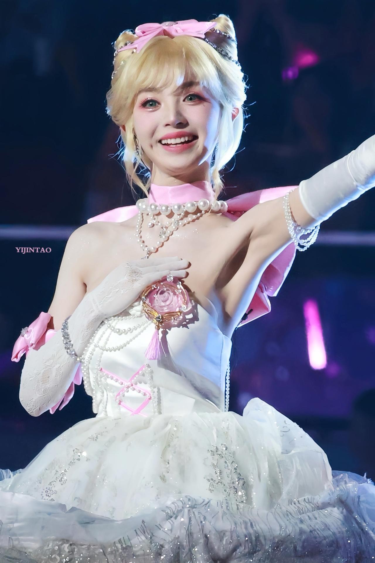 田曦薇，好干净的一张脸！田曦薇腋下管理干净女孩干净又卫生