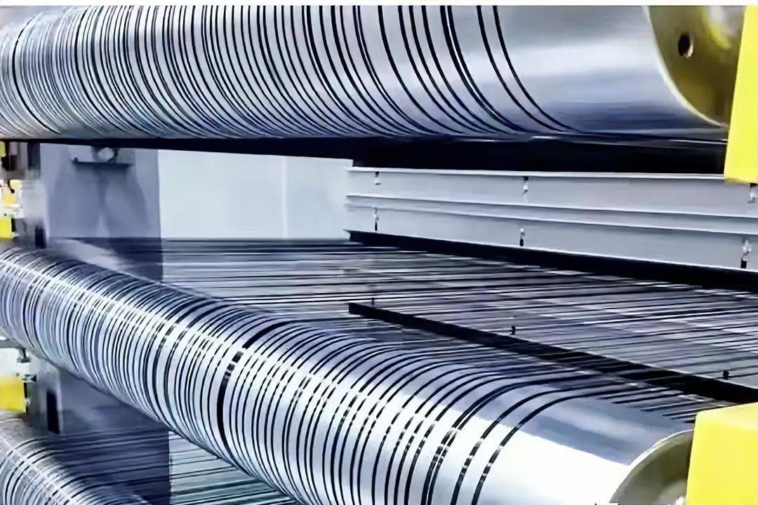 打破日美封锁！中国造出全球最强碳纤维，歼36将迎性能飞跃曾被《瓦森纳协定》死死