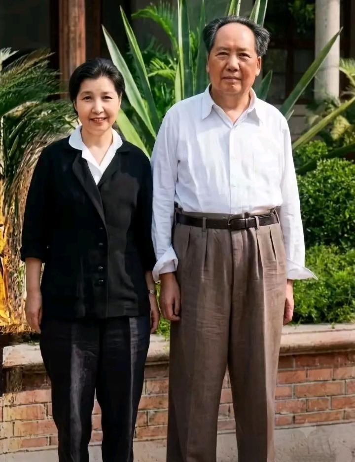 很多人听过毛主席艰苦朴素的故事，而这些细节里，不少都来自老红军曾志的亲身回忆。