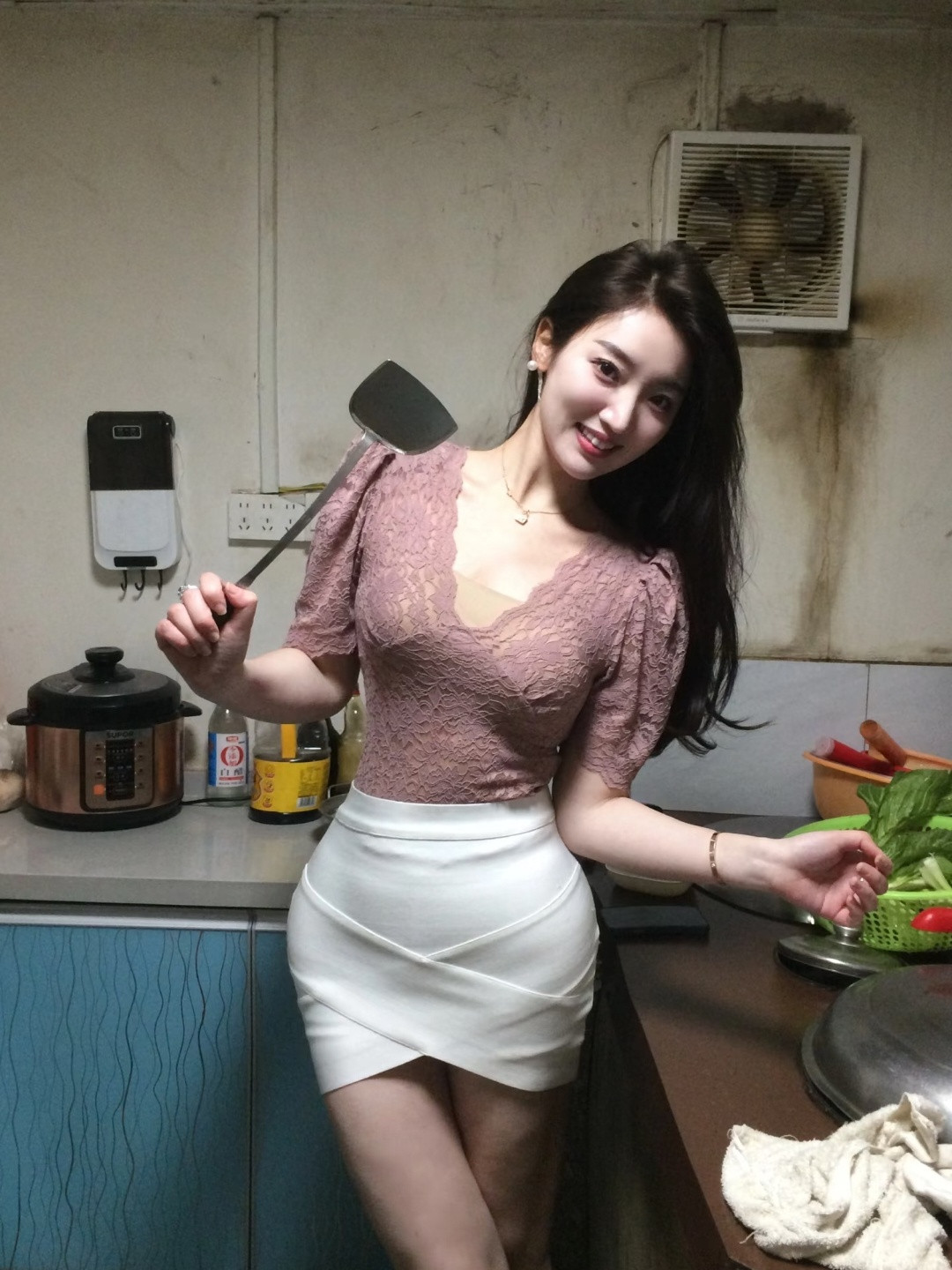 九成美是什么类型的博主啊？感觉她这样的受众还挺广，很有福气的面相，太招人喜欢了！