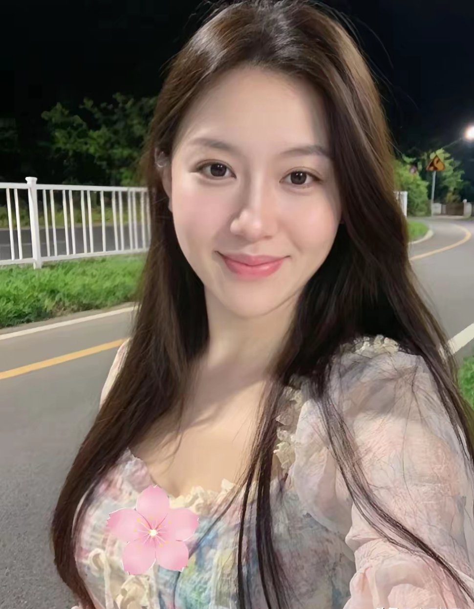 爷爷告诉我，一辈子要懂得的20条人情世故1.见面先笑，胜过万语。2.夸人