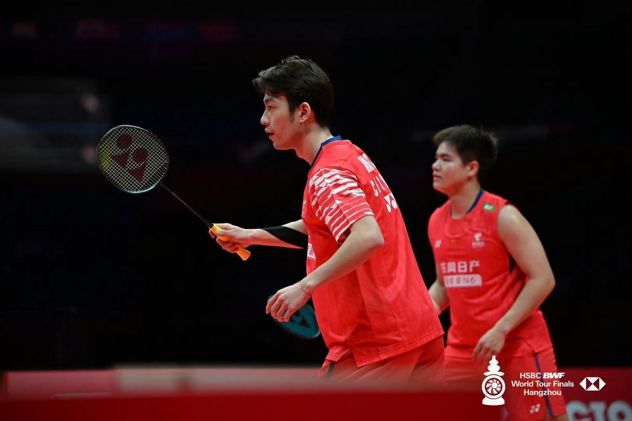 2025年国际羽联羽年终总决赛小组赛结束，五个单项四强全部产生。国羽韩悦、李诗沣