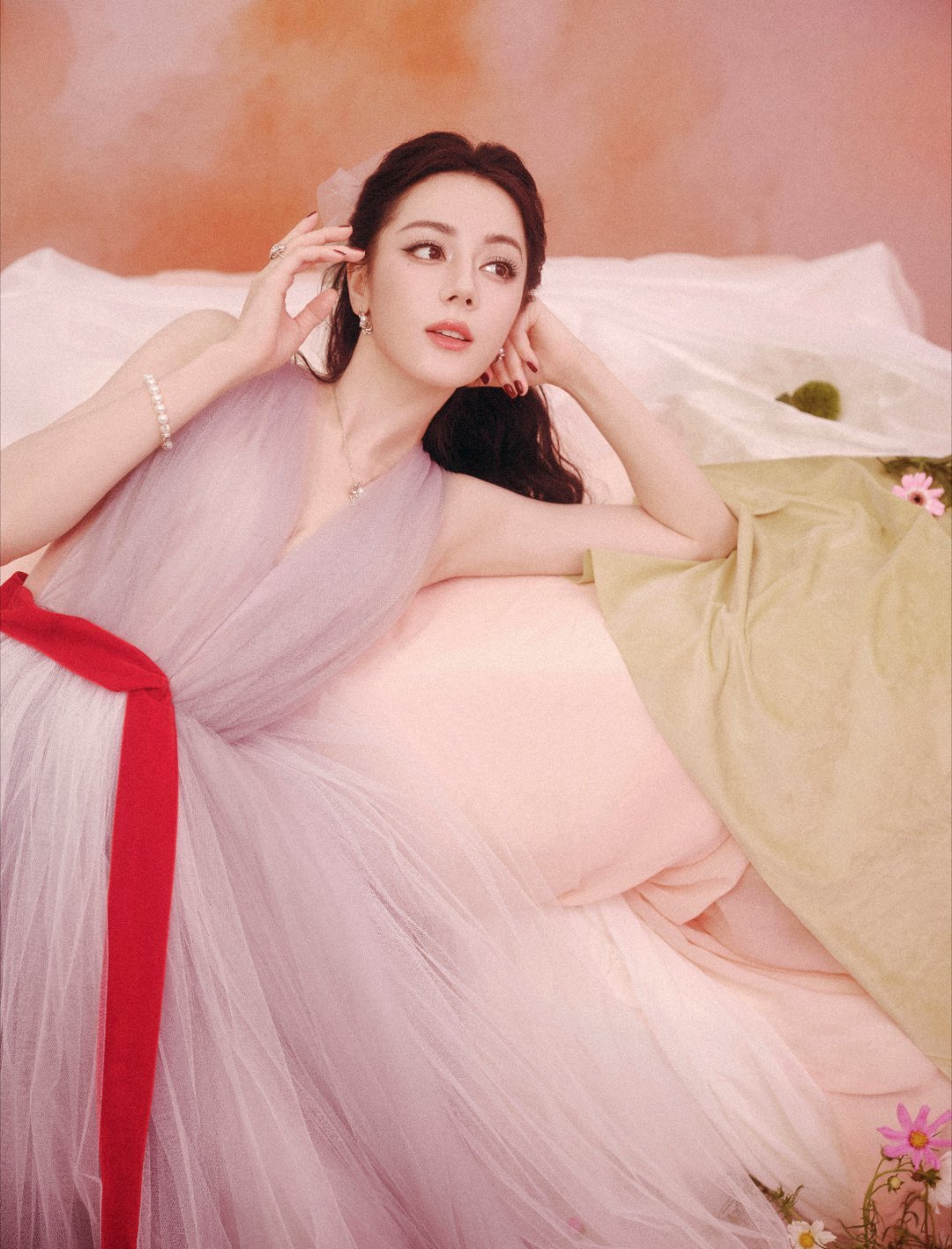 迪丽热巴迪丽热巴益起来dlrb每日一善人的本性可能就是喜欢抱怨，好像现