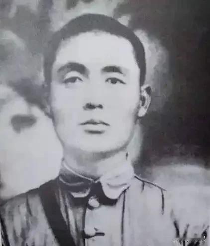 很多人说，因为对马家军恨之入骨，解放西北时不接受他们投降，其实这是错误的。西