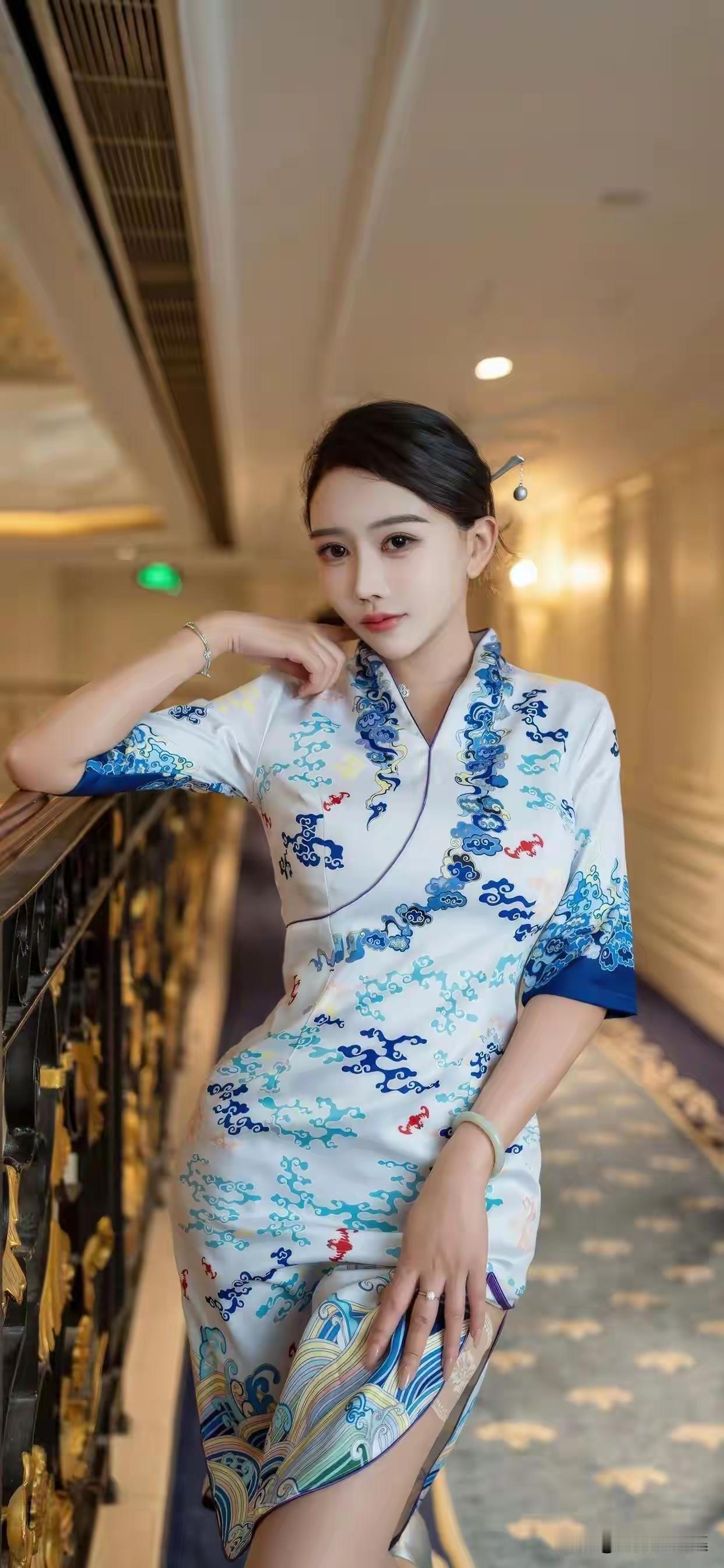 优雅旗袍，东方韵味，尽显女性魅力