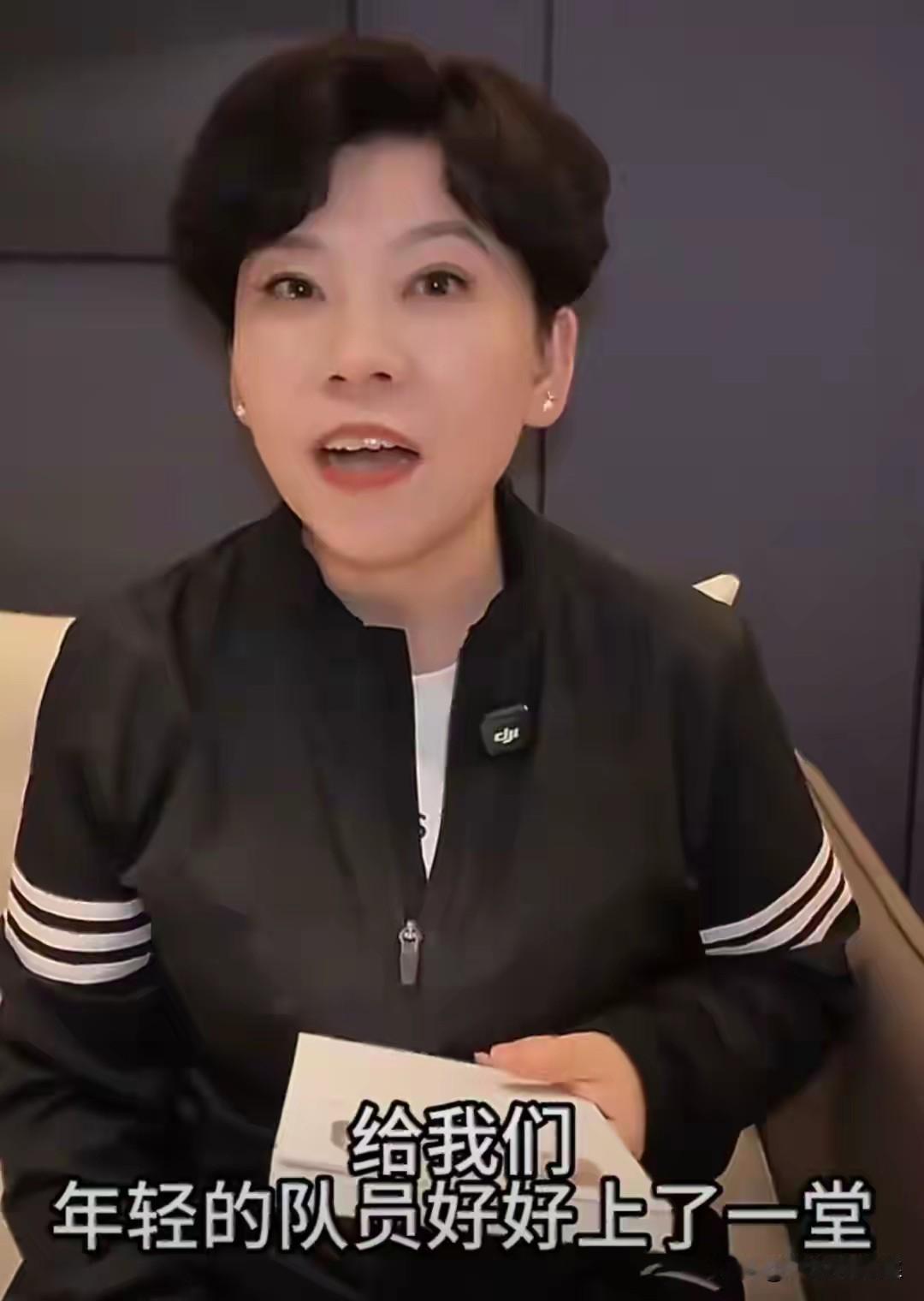 莱维说，马龙/许昕上限太高了！既没有系统训练，体能还跟不上，技术的多变没有发
