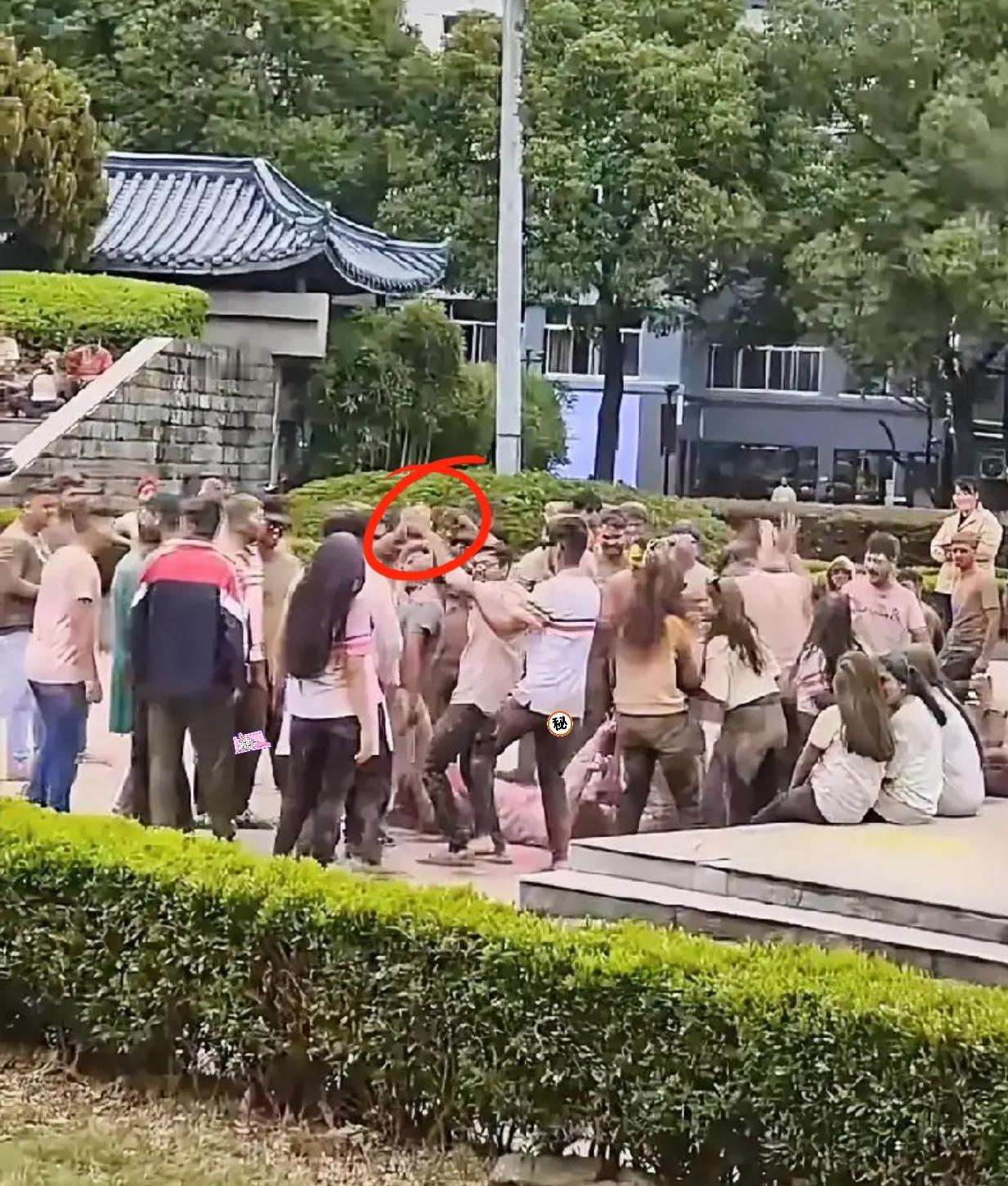 一觉醒来，印度留学生成热议焦点，“限制来华留学”的声音吵翻了天！其实没必要一