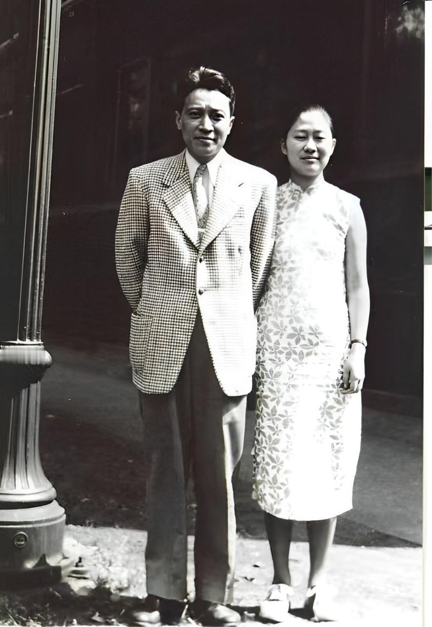 1933年燕大校园里，校花赵萝蕤迎来两段完全不一样的缘分。清华才子钱钟书曾倾心于