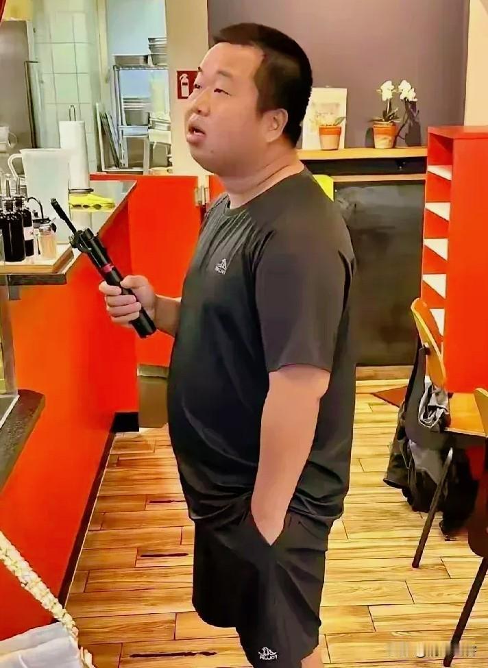 蓝战非被绑事件，作为有知名的网红，他的几个习惯，警惕了所有人，在外面玩，