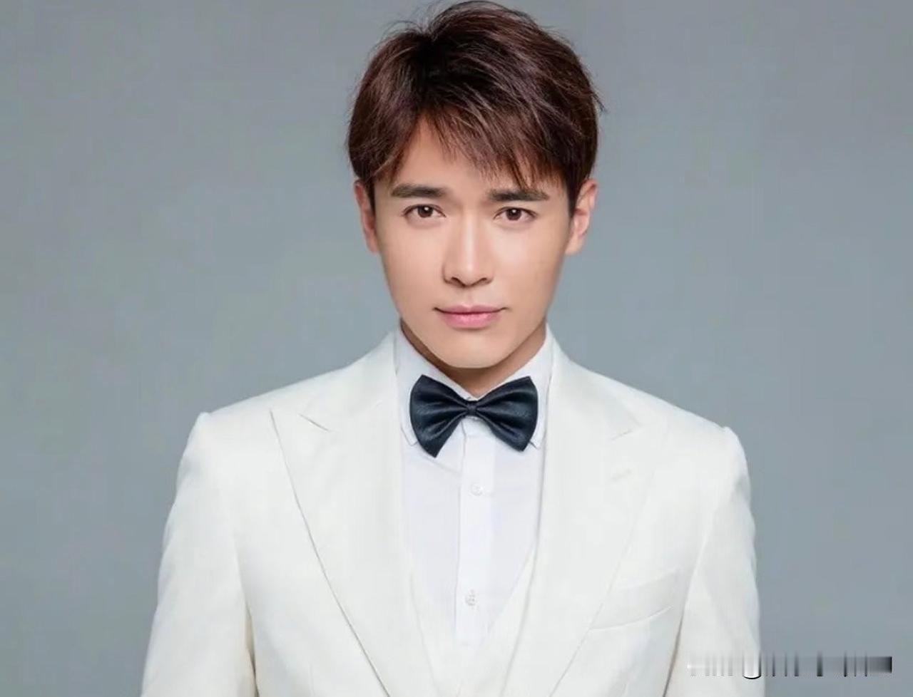 好吃惊啊，以前一直以为他和董璇是一婚呢！​​​张婉婷替身文学高云翔否认张婉婷插