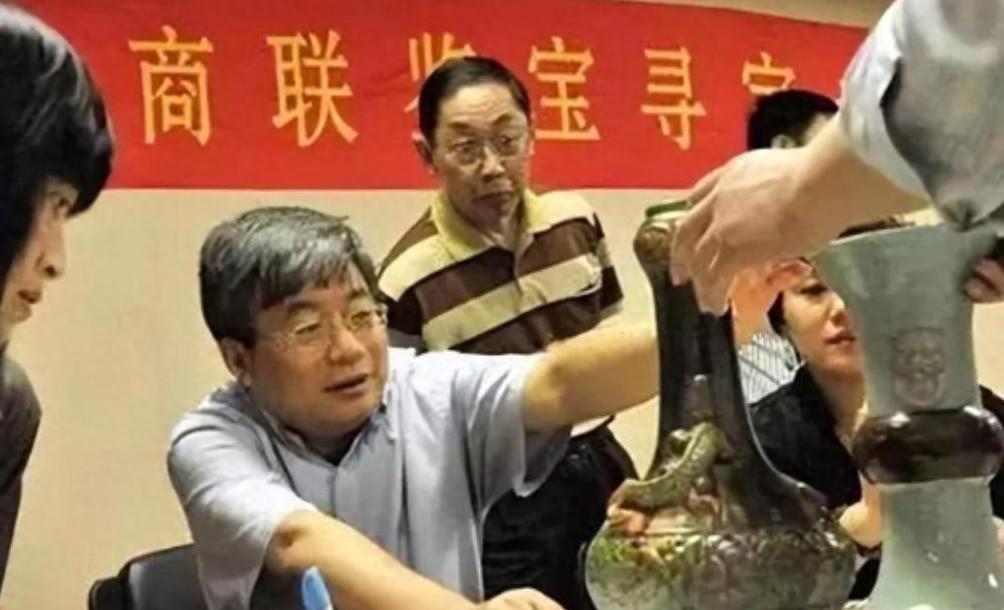 以17万做局，骗走乾隆真迹转卖8700万的专家刘岩，后来怎样？2010年，河南