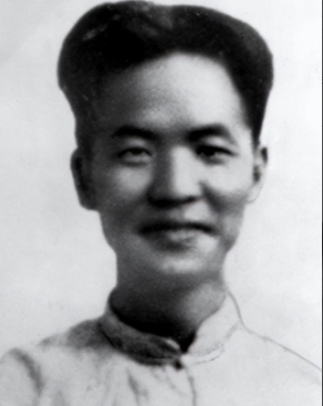 1909年，年仅15岁的邓中夏不得不娶大嫂为妻，但是大嫂已经和大哥成婚一年，感情