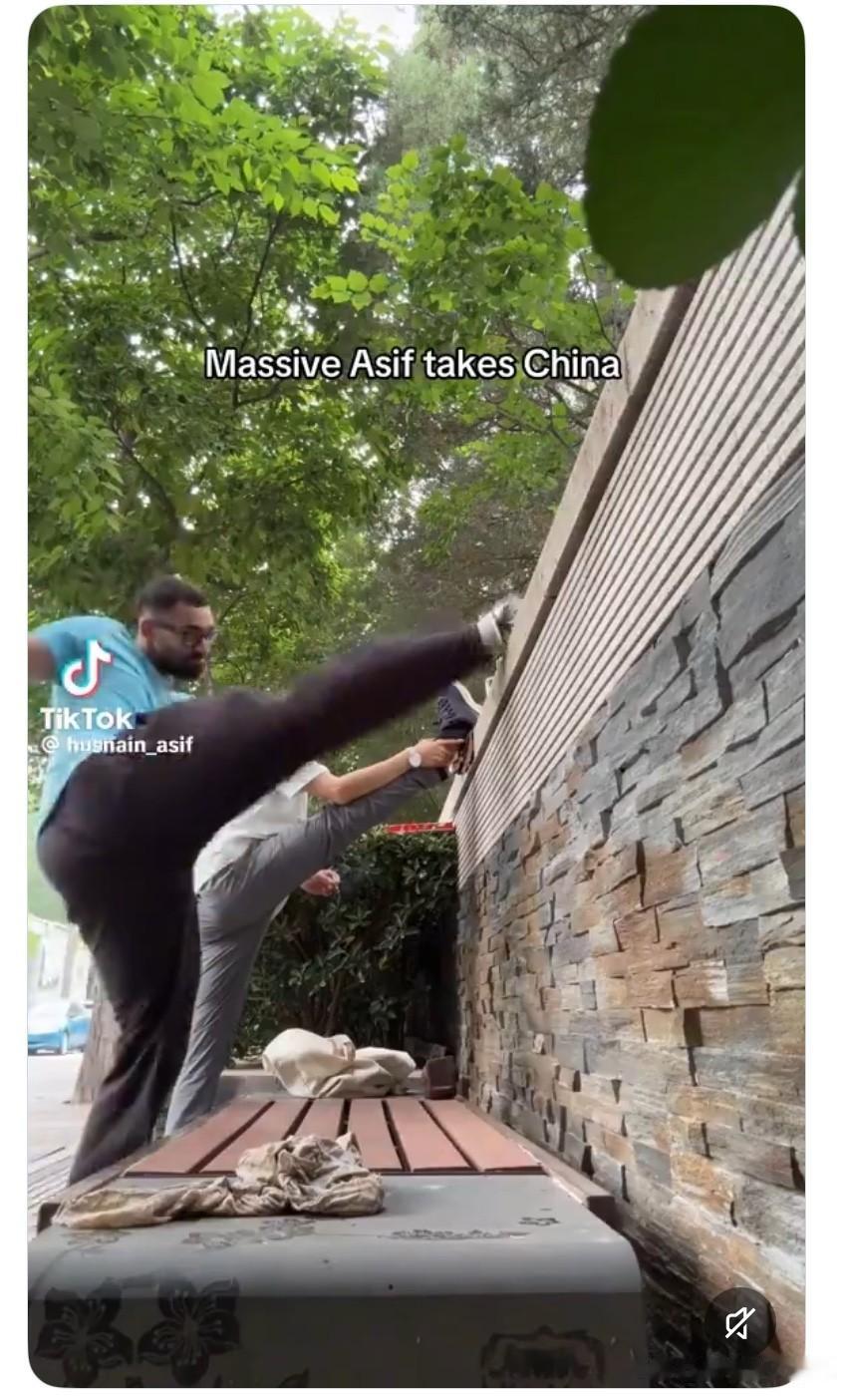 近期，一名名为MassiveAsif的海外Vlog博主，因为在中国拍摄的一