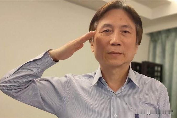 国民党网红议员詹江村今（1日）在脸书发文表示，你们这些“青鸟”不用在那边哗然啦！