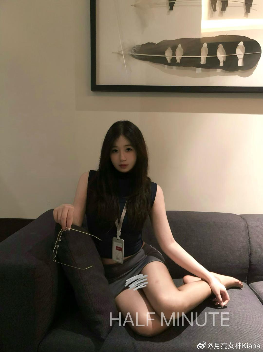 闺蜜的秘书款返图来了，也太好看了吧这身材这氛围感，真的绝了✨​​​