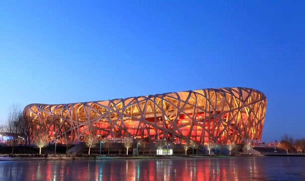 鸟巢要拆？北京中轴线上，一座用4万多吨钢材织成的巨型“鸟巢”，建成至今，每年光“