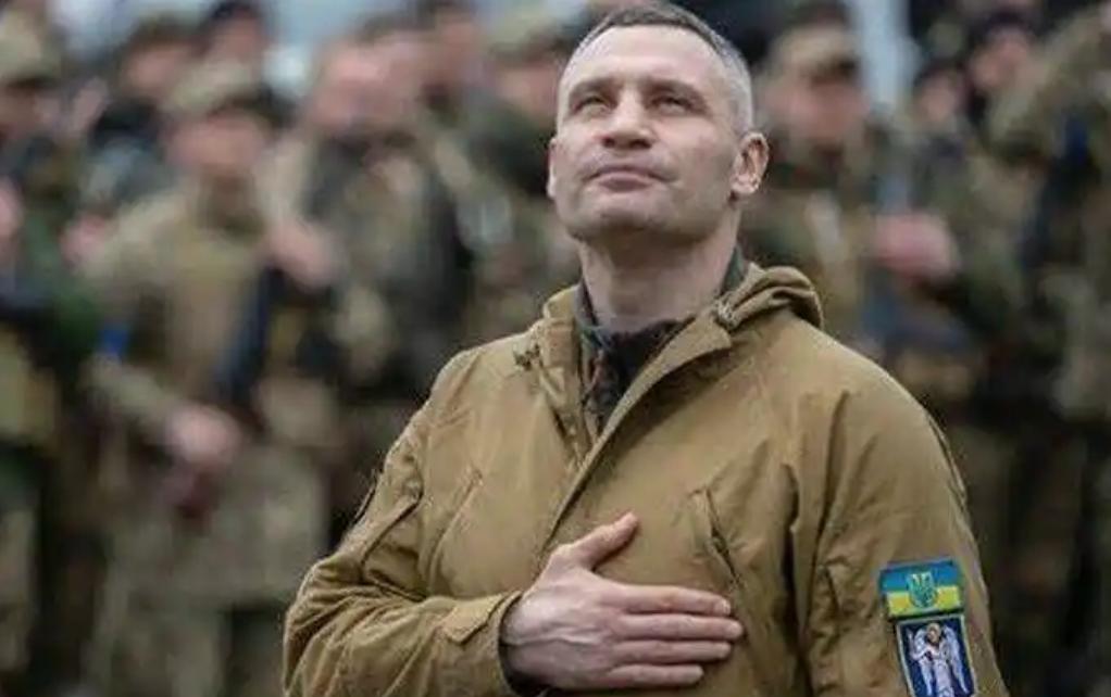 基辅市长克里琴科公开呼吁，有条件的市民暂时离城。若有机会前往郊区或其他城镇，或者