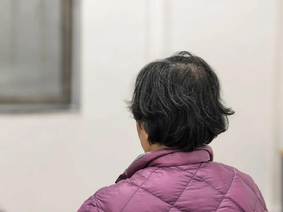 老父亲刚走，三姐妹齐心放弃房产继承，让母亲晚年有个保障。谁料母亲转头把房子“卖”