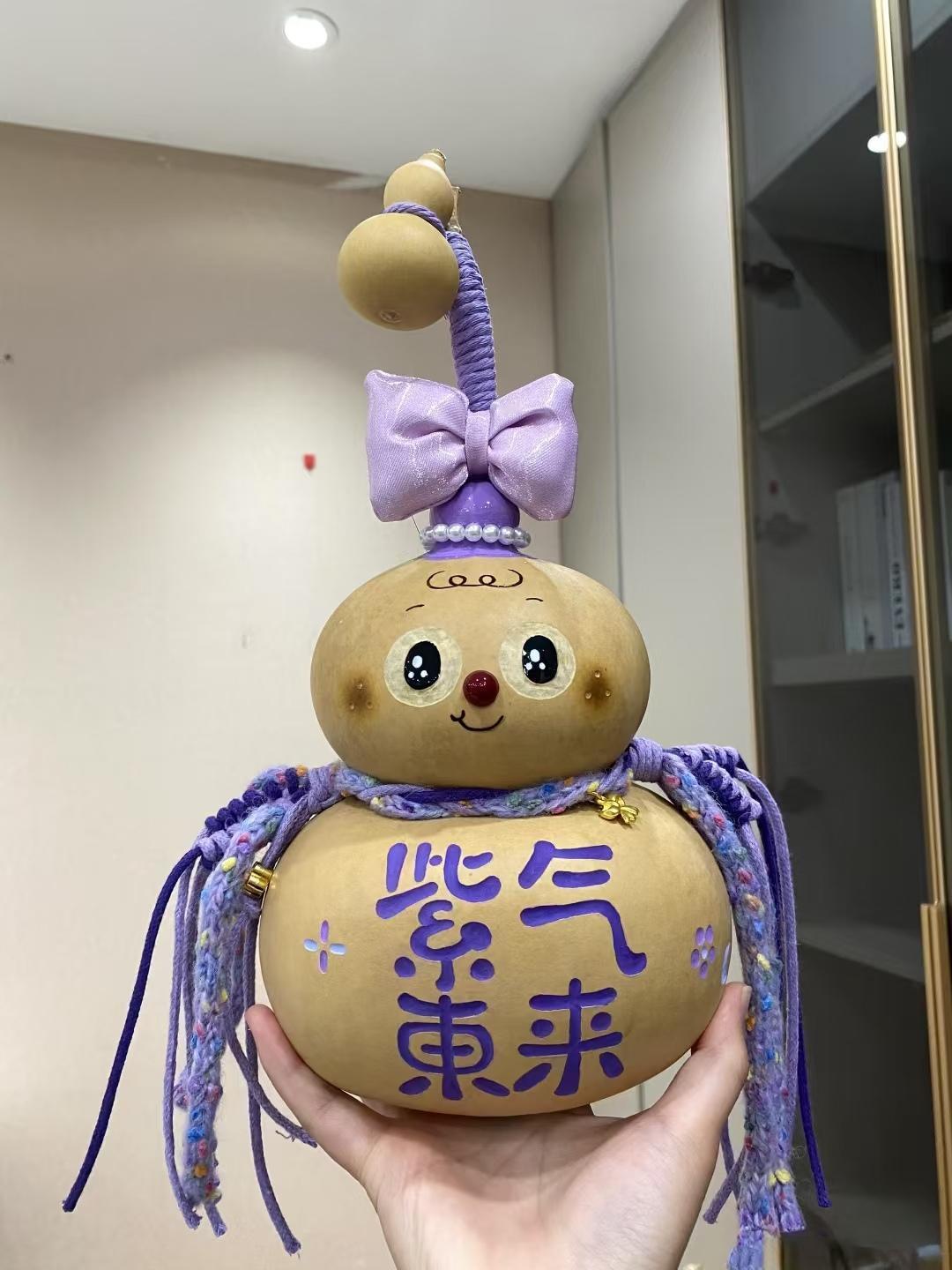 紫气东来，见者发财！愿所有我认识的和不认识的朋友身体健康财源滚滚……