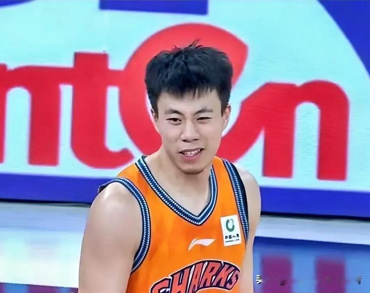 不查不知道，一查吓一跳！！！上海队本赛季出战16场，豪取13胜3负。1. 