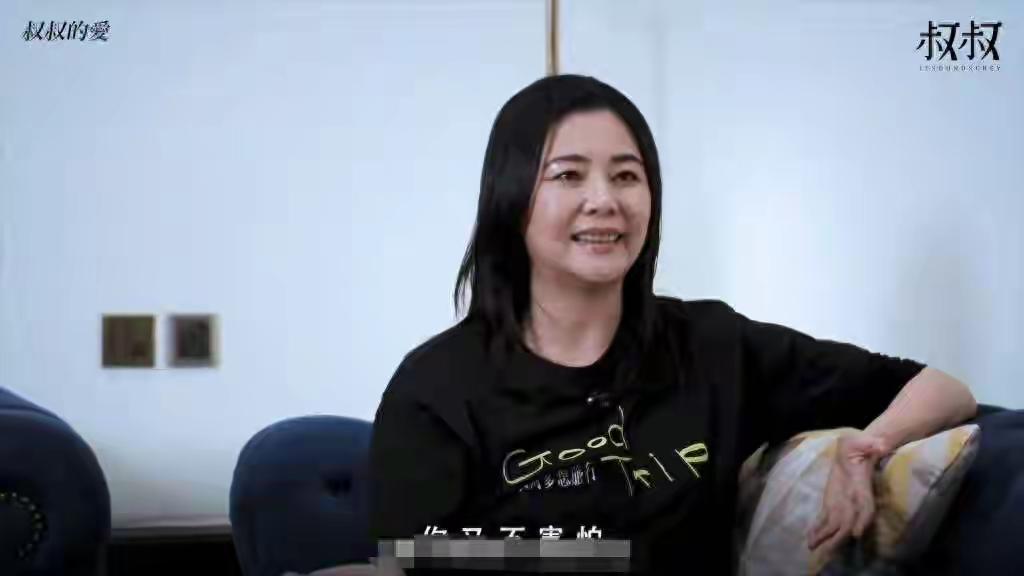 蒙嘉慧否认移居日本，自曝父母姐姐离世后，不工作是失去赚钱动力近日，53岁的