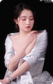 以后按这个标准给关晓彤做造型关晓彤这身造型直接戳中审美！千百朵手工花渐变超温柔