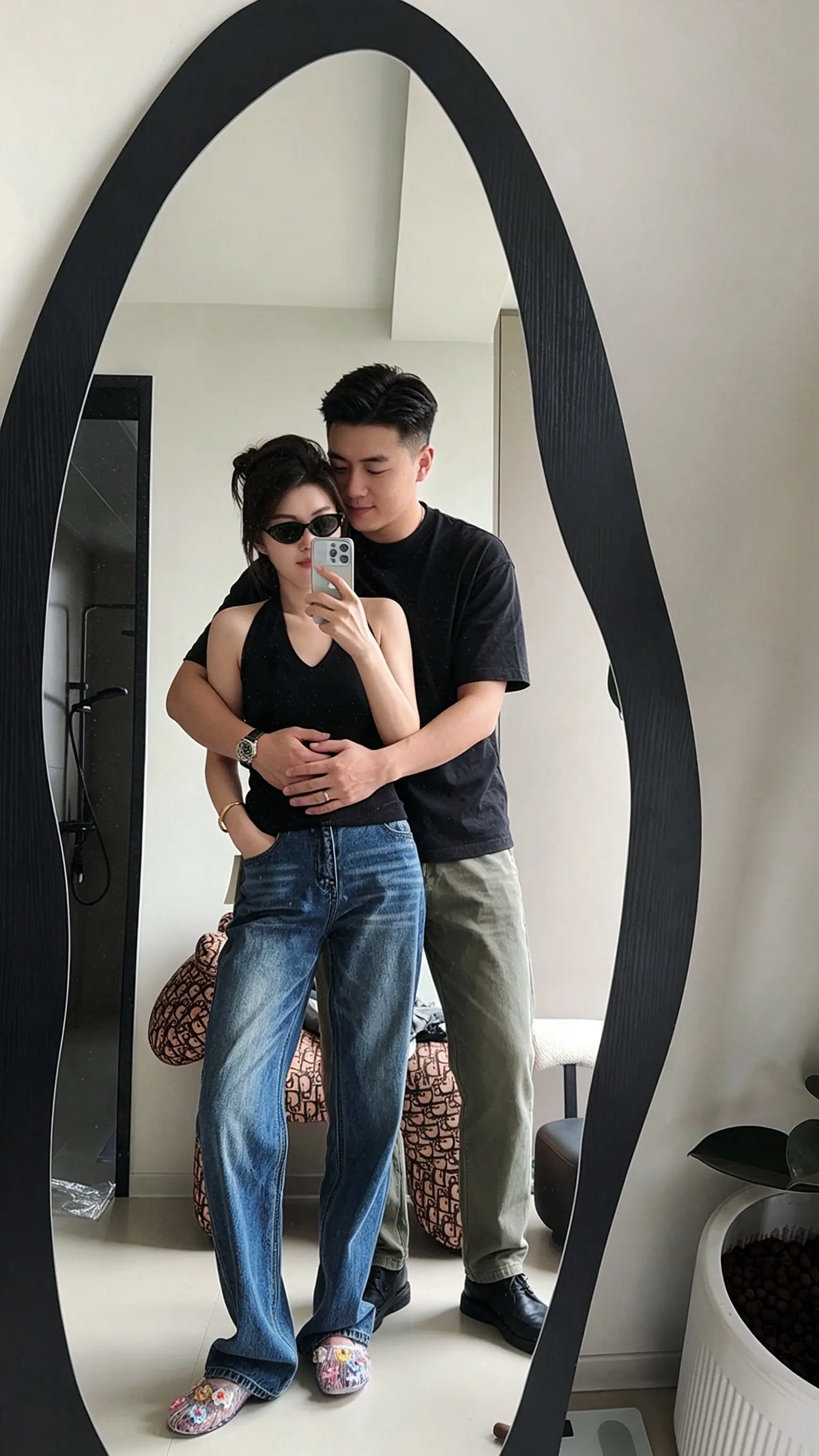 呼吁全网帮忙找我身后这位男士 豆包你真懂我