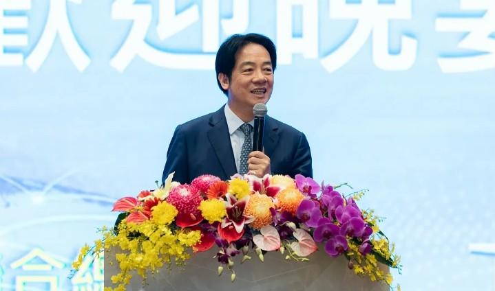 【花莲灾民吃干面，赖清德台南赴晚宴】据台媒报道，台湾省花莲县马太鞍溪堰塞湖溃堤造