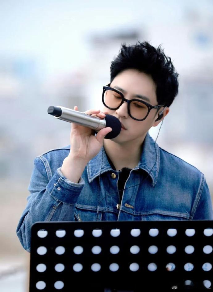 明星说瘦就真瘦啊杨天真李雪琴的蜕变还没消化，这潘玮柏又来一个暴击，内娱这瘦身速度