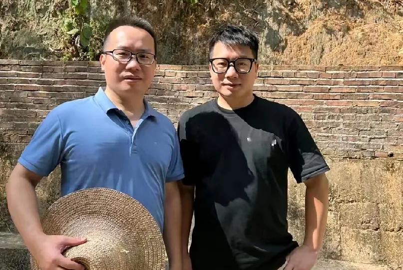 深漂兄弟失业返乡，守着父母过暖日子湖南九龄兄弟，哥哥曾是深圳科技公司总监，
