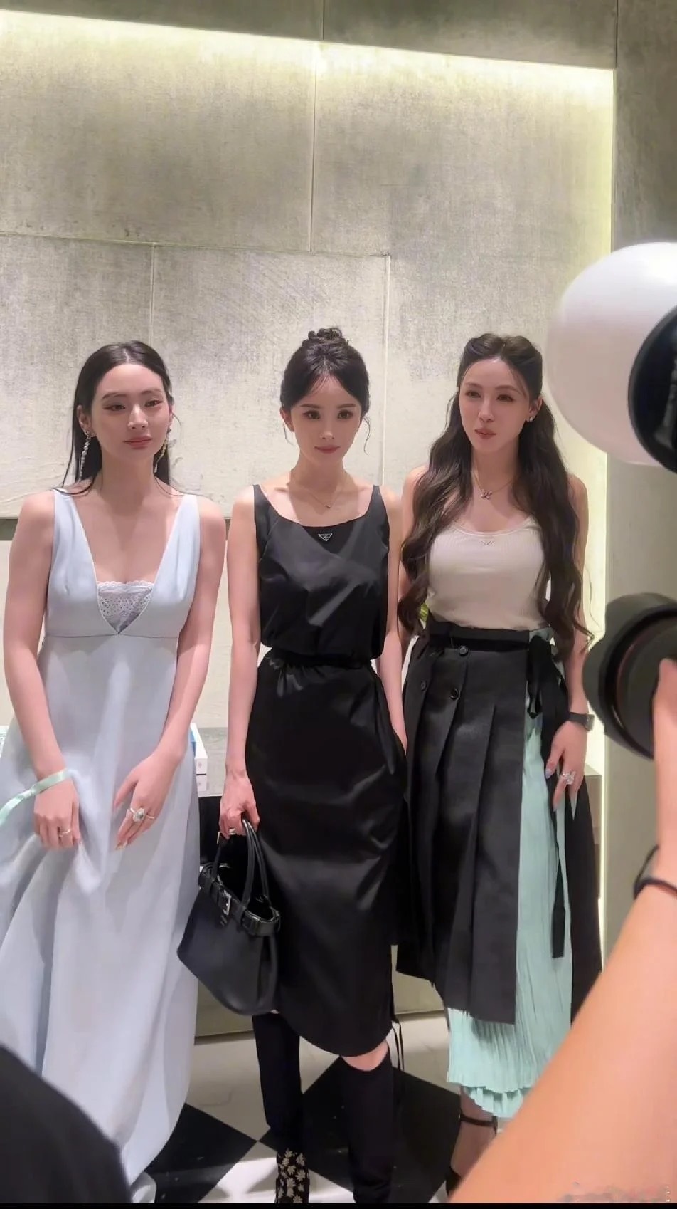 站在杨幂的旁边，才知道演员和网红的区别