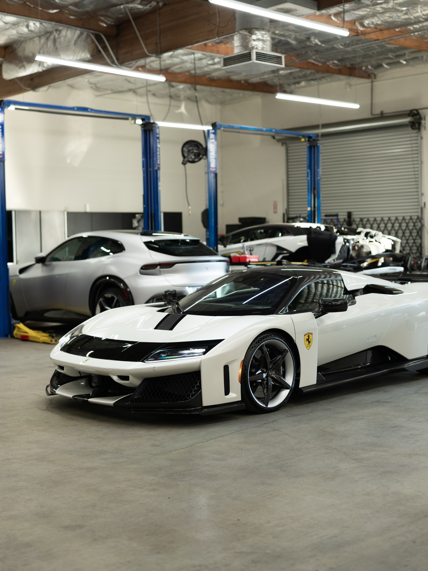 FerrariF80法拉利法拉利不适合白色，但白色F80看起来还OK。