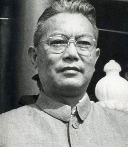 1954年此人拒绝了中央的任命，任由同志们怎么劝都没用，结果被毛主席说了一句很重