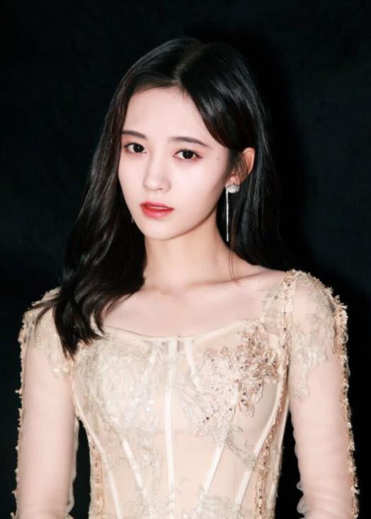 如果我是鞠婧祎，我绝对不闹了！看到了吗？昨天，鞠婧祎之前的经纪公司丝芭传媒正