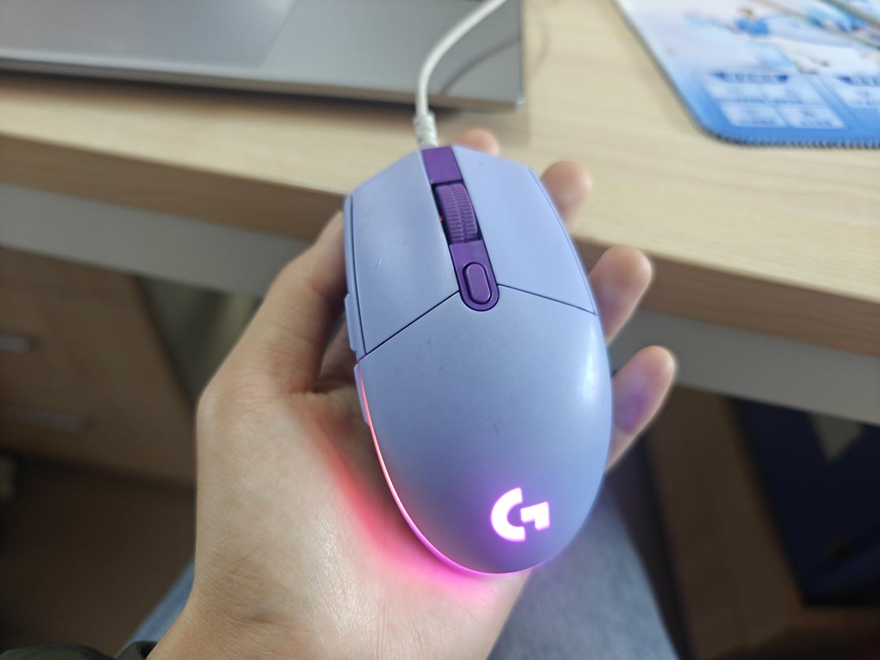 罗技鼠标断触，差点想扔了，看到网友说的野路子，直接对着吹两口气，结果真好了，真乃