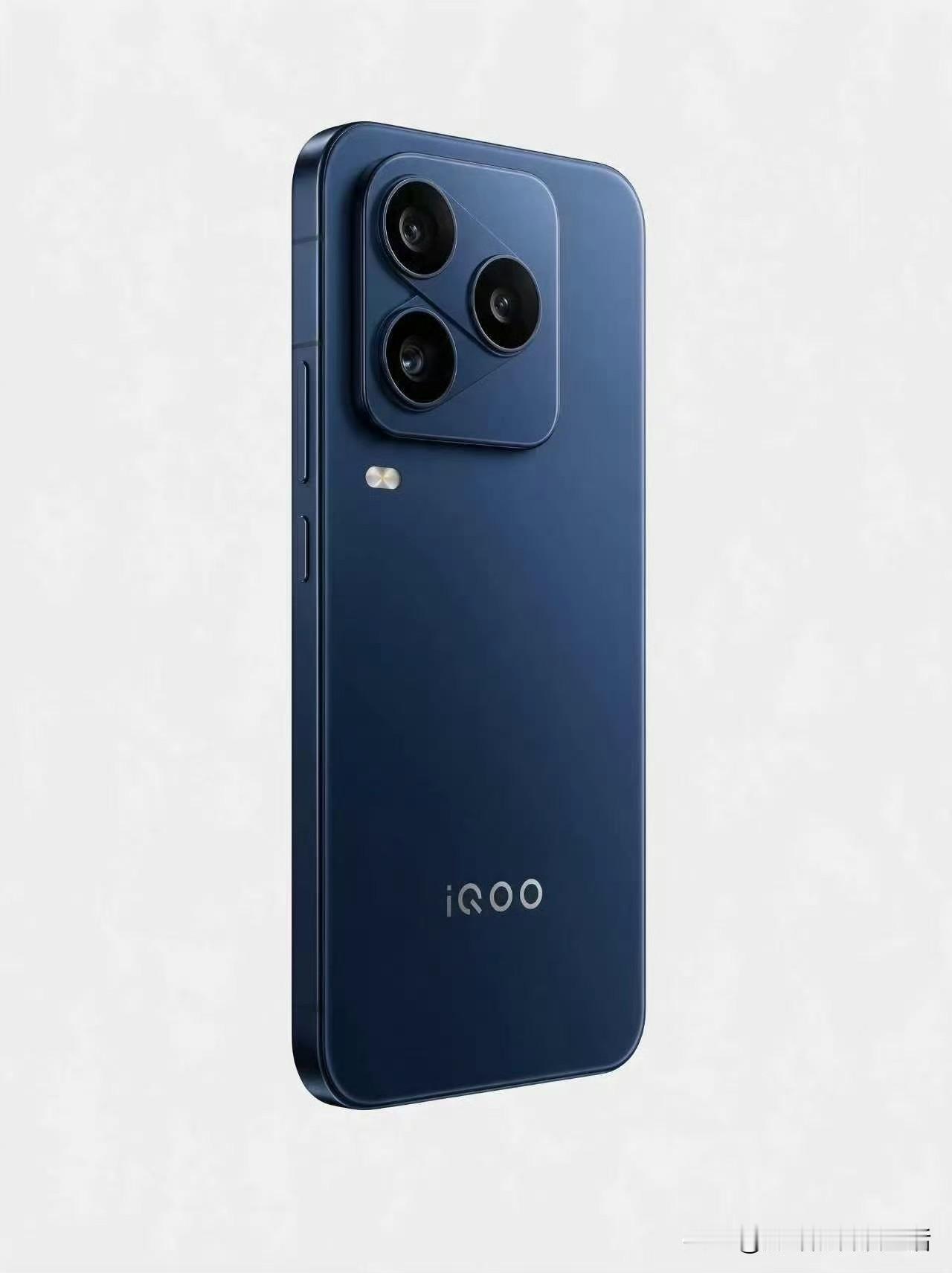 iQOO对自己太狠了。其他手机全在抢着改名叫ProMax，轮到它下一代旗舰
