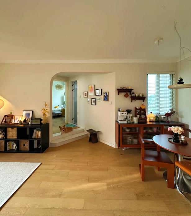 粉丝@毛毛妈昨晚发来哭诉，说她家房子住了3年，实在受不了了打算卖房。结果挂牌半年